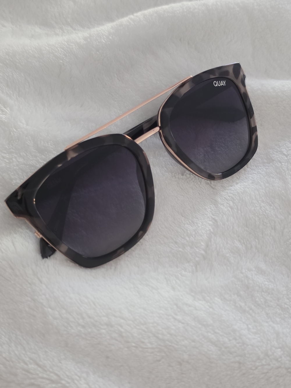 Quay Australia Women's Tortoiseshell Square Sunglasses - Black Lenses